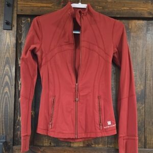 Women's Redish Lululemon Jacket With Watercolor Resort Embroidered Logo